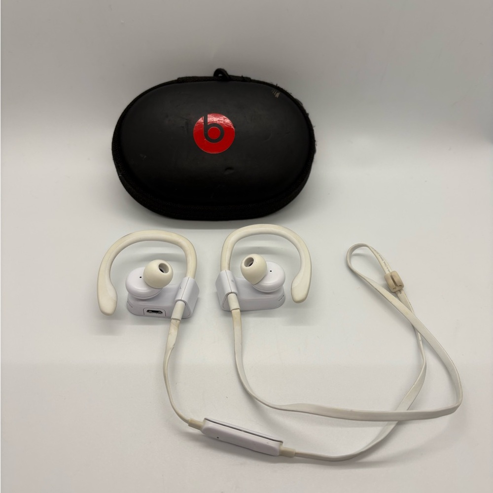 Beats by Dre White Powerbeats 3 Over the Ear Earbuds
